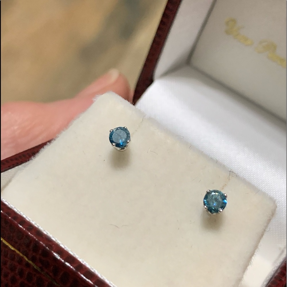 NWOT 14KW Enhanced Blue Diamond Stud Earrings
